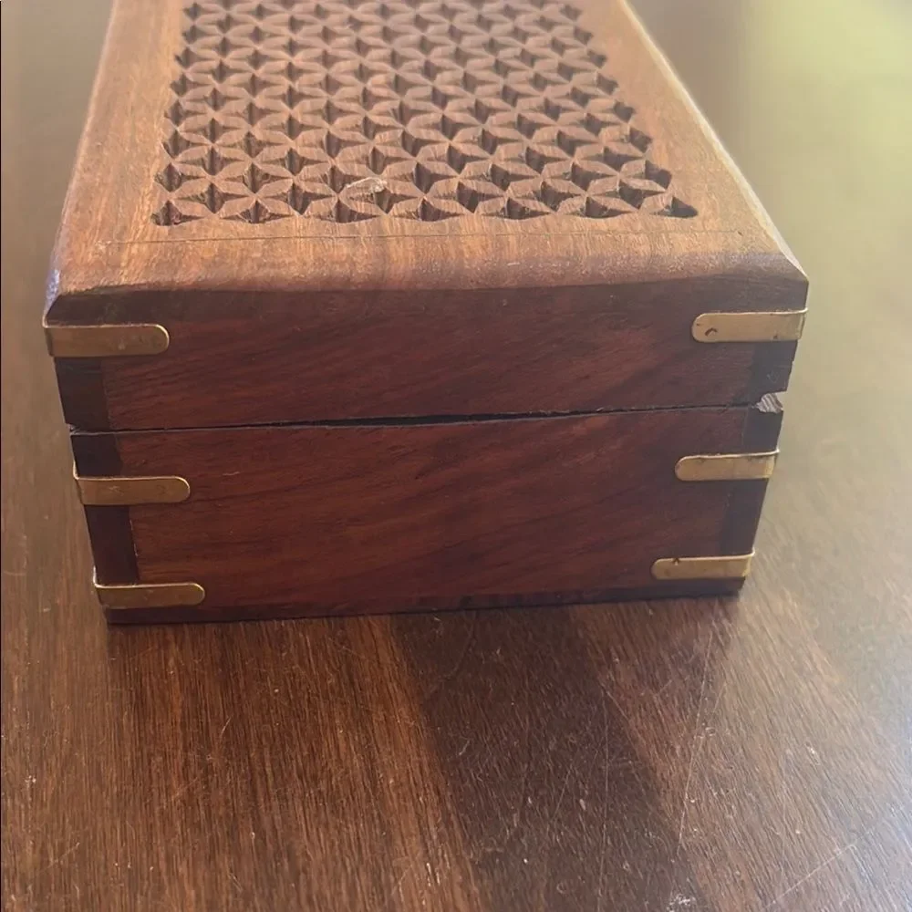Elegant Vintage Wooden keepsake Trinket Jewlery Box